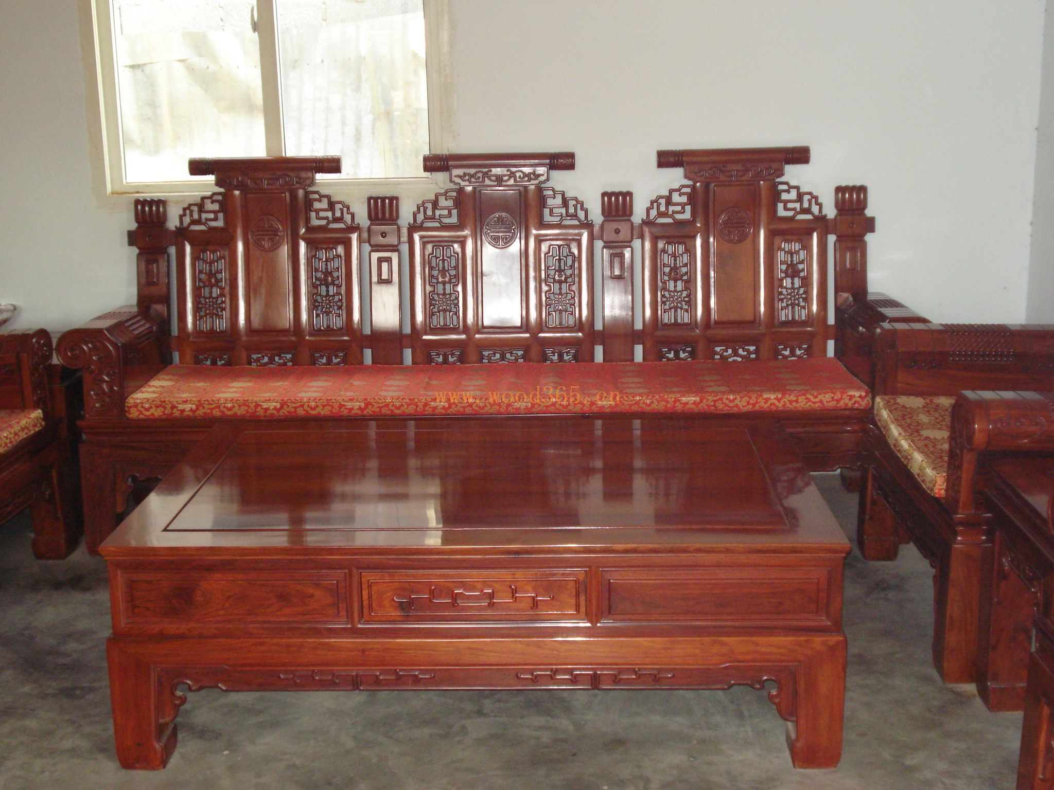 供應(yīng)紅木家具 瑞麗樣樣紅紅木家具廠的藝術(shù)品